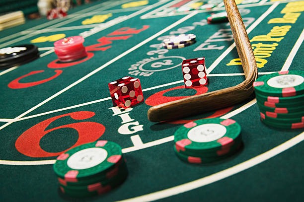 Sugar Rush slot game interface showing candy-themed reels and payout table on hasil jepang platform